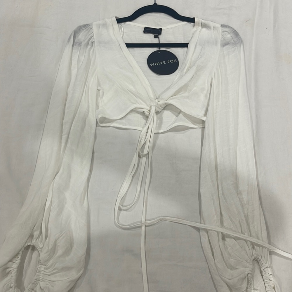 White Fox long sleeved flowy crop top- size Small NWT